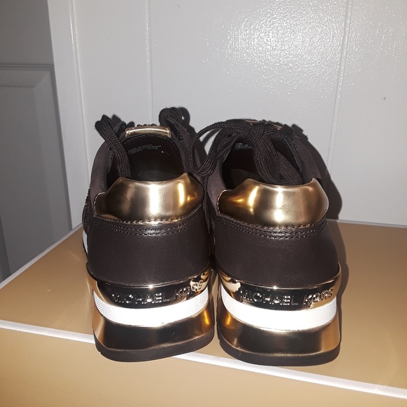 AUTHENTIC MICHAEL KORS SHOES SIZE 8.5 - Picture 4 of 5